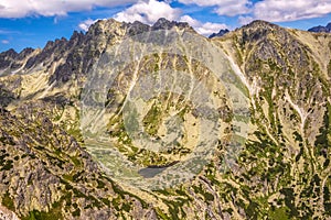 Vysoké Tatry. Slovensko. Krajina z vrcholu. Pohled ze Soliska do údolí.