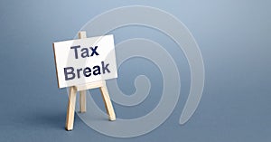 Tax break easel. Avoiding or deferring tax payments. Refund of taxes deductions according to law. State support of business