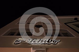 Tchibo at night
