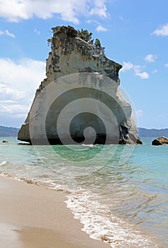 Te Hoho Rock at Cathedral Cove Marine Reserve, Coromandel Peninsula, New Zealand