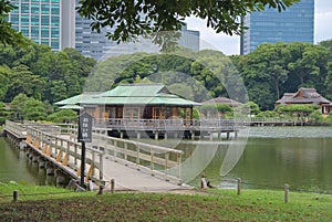 Tea house in the middle of Hamarikyu garden