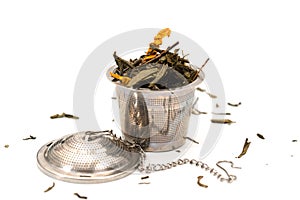 Tea infuser with long tea leaves
