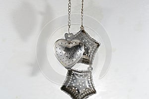 Tea strainer is indispensable in the kitchen for the preparation of fresh tea