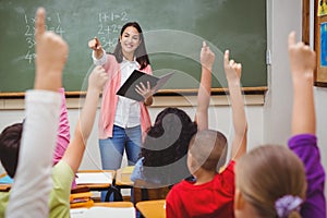 Učiteľ žiada jej študenti otázka 