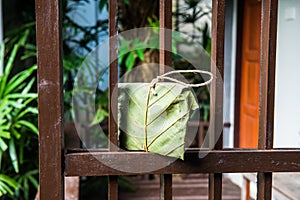 Teak leaf package with wooden battens