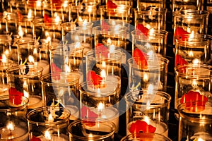 Tealights with poppies against the world war.