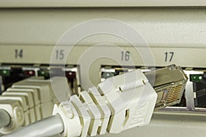 Network cable - connection is searched