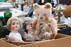 Teddies and dolls at flea market