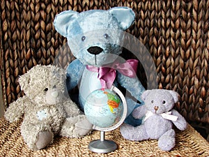 Teddy-bears & globe