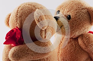 Teddy bears kissing