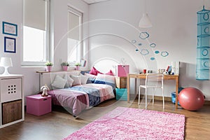 Teen girl bedroom