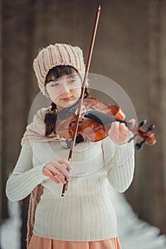 Teenage girl portrait with violin