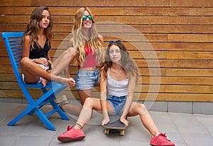 Teenager best friend girls group and skate