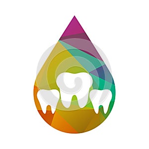 teethes with water drop vector illustration
