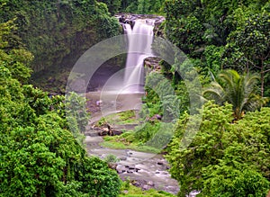 Tegenungan waterfall in bali 4