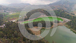 Telaga warna lake at plateau dieng