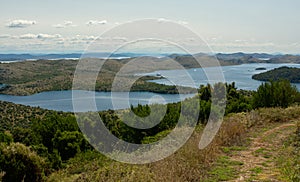 Natura. orizzontalmente isola rigonfiamento 