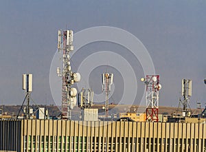 Telecommunication antena