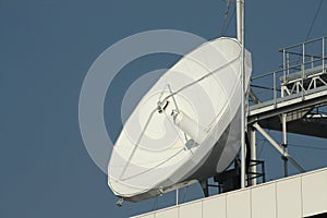 Telecommunication antenna