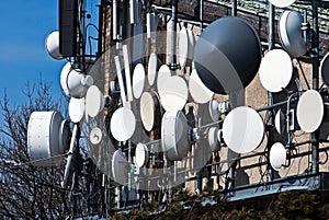 Telecommunication antennas