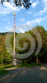Telecommunication station, cellular tower antenna