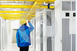 Telecommunication unit in telecommunication room