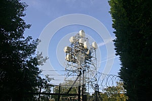 Telecommunications mast