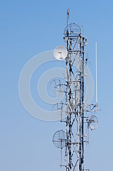 Telecommunications tower