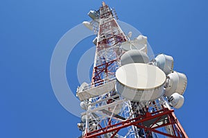 Telecommunications tower