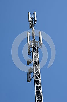 Telecommunications tower