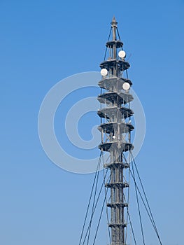 Telecommunications tower