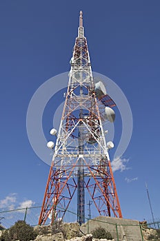 Telecommunications tower