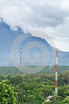 Telecommunications tower