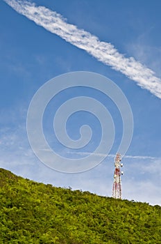 Telecommunications tower