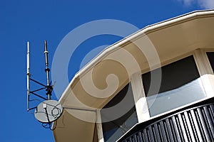 Telecoms tower antenna