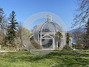 Temperate House Serre tempÃ©rÃ©e, Conservatory and Botanical Garden of the City of Geneva Conservatoire et Jardin Botaniques