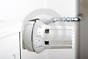 Temperature regulator of heating battery.