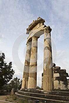 Temple of Athena pronoia at Delphi oracle