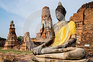 Temple buddha statue pagoda ancient ruins invaluable photo