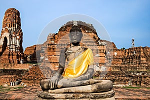 Temple buddha statue pagoda ancient ruins invaluable photo