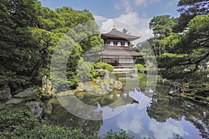 Temple d\'argent ou Gingaku-ji photo
