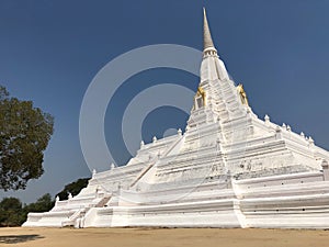 Temple of the Golden Mount, Ayutthaya, is an ancient place