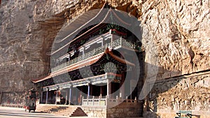 Templo adentro cueva en 