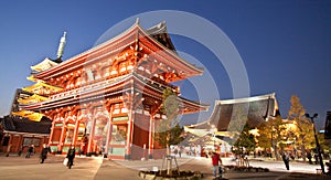 Temple in Japan, Sensoji gate structure