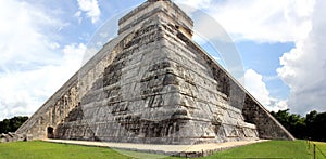 Temple of Kukulcan El Castillo, Chichen-Itza, Yucatan, Mexico