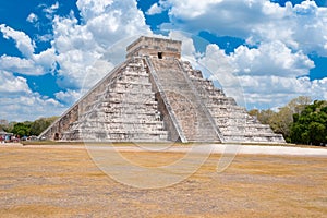 The Temple of Kukulkan at the ancient mayan city of Chichen Itza