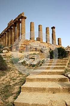 Temple of Magna Grecia photo