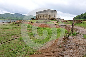 Temple onder water