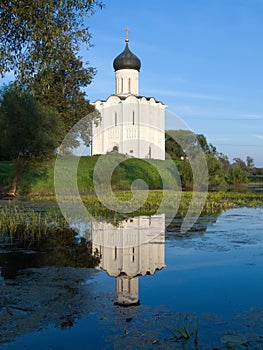 Temple of Pokrova-na-Nerli