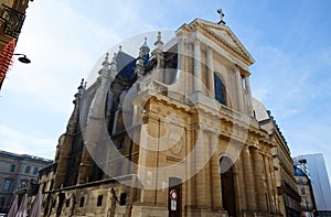 The Temple Protestant Oratoire is a historic Protestant church located at rue Saint-Honore in the 1st arrondissement of